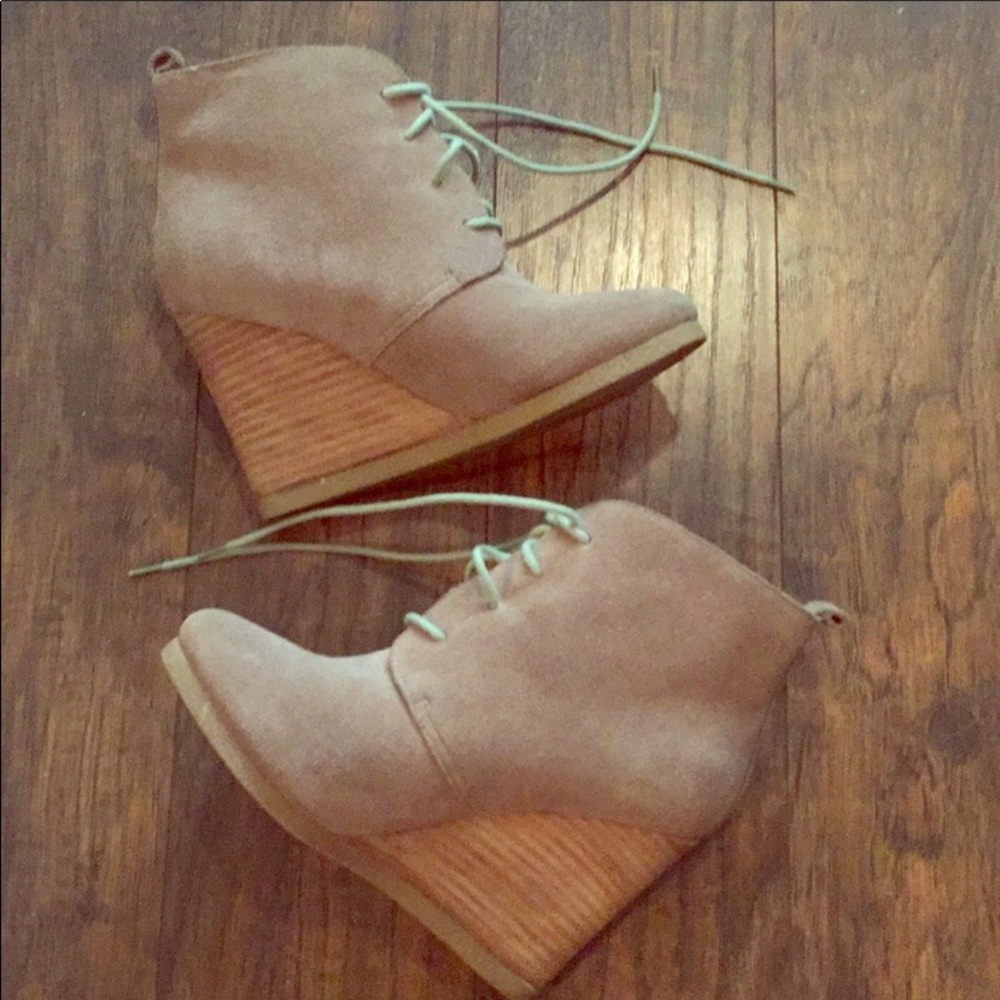 •Steve Madden• P Danni Wedges